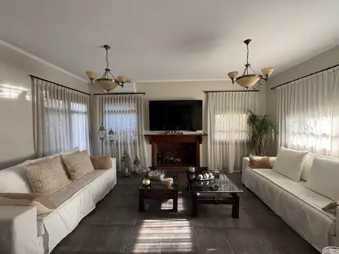 Casa en Venta en Campos De Alvarez, USD 430.000