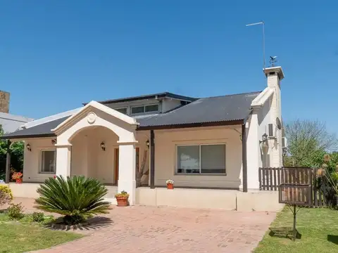 DIVINA CASA EN VENTA EN CARDALES VILLAGE