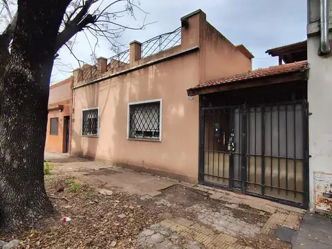 VENTA CASA EN CASEROS 3 AMBIENTES