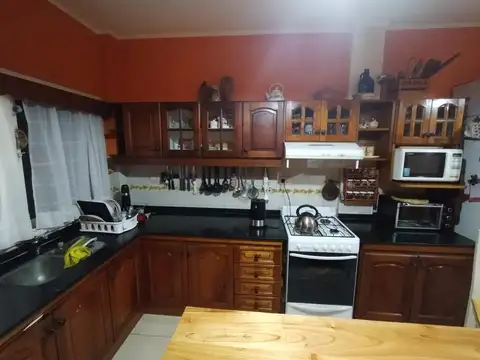 Casa en Venta con 3 cocheras