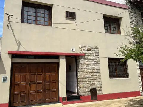VENTA / PERMUTA de Casa 4 Ambientes en Avellaneda