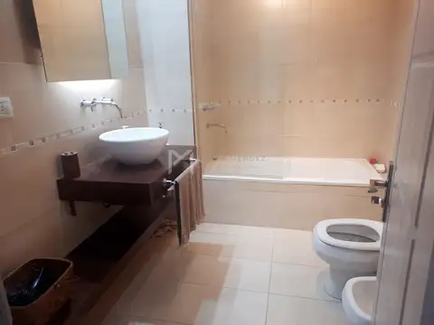 Departamento en Alquiler Temporal con 1 cochera