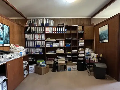 Oficina en alquiler zona comercial a metros de la peatonal Cordoba