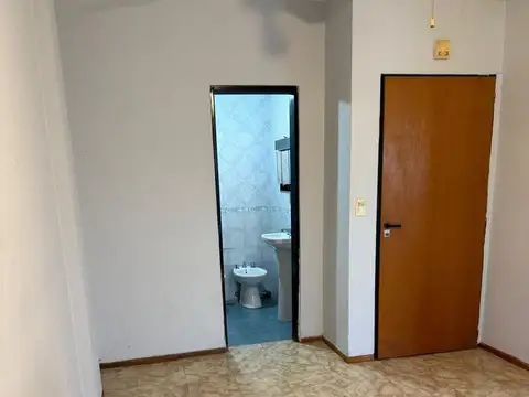 VENTA MONOAMBIENTE CON BALCON MUY LUMINOSO