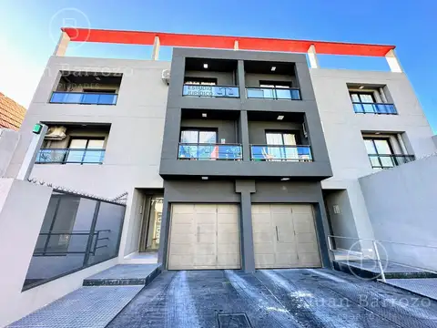 Av. H Yrigoyen 7718 2C Edificio Apolo 1