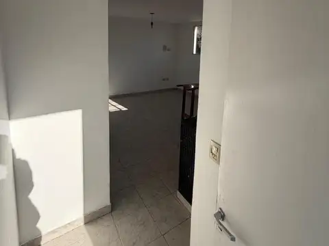 Departamento en Alquiler en Adrogue, $ 400.000