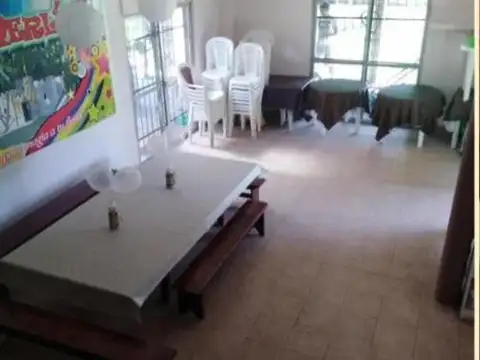 Gobernador López Jordán 270 y Profesor Francisco Garcilazo