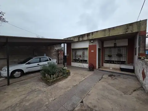CASA 3 AMB C/COCHERA, PATIO Y FONDO C/GALPON EN TEMPERLEY!