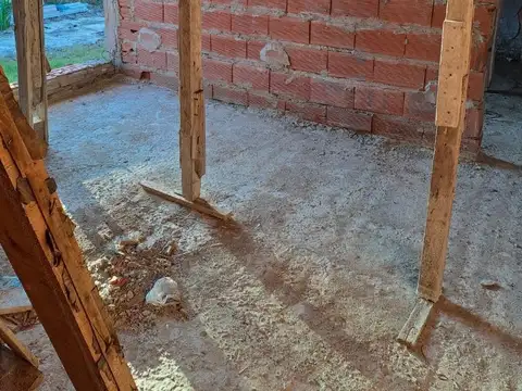 Casa 3 ambientes con 1 baño