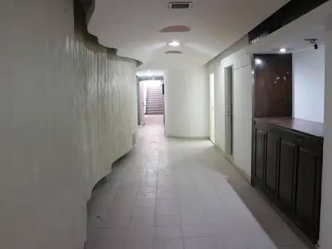 Local de gran tamaño a la venta, en calle 9 de Julio al 200 