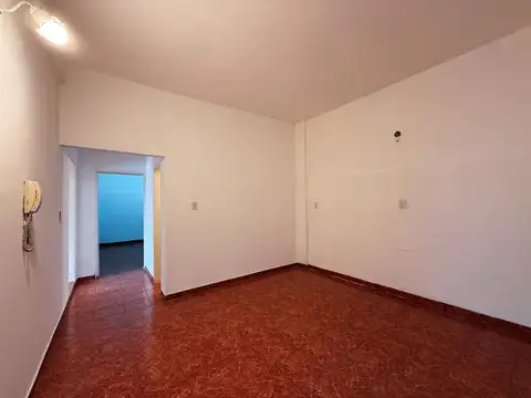 Casa 7 ambientes con 2 baños