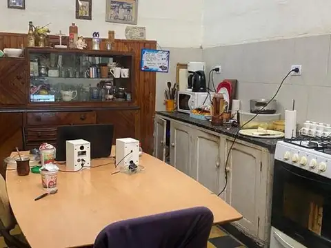 Casa 5 ambientes con 2 baños