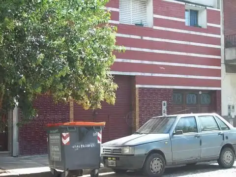 Casa 5 Ambientes Con Local Y Cochera