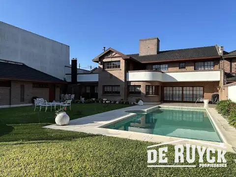 Casa en Venta en Quilmes, USD 450.000