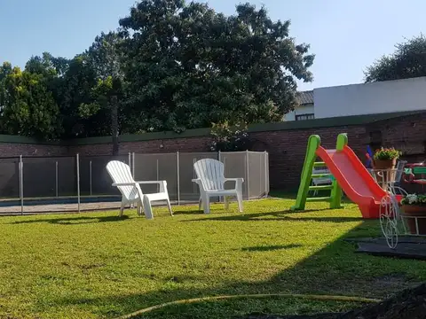 OPORTUNIDAD  INCREIBLE CASA 7 AMB,270 M2 PISCINA,POOL HOUSE,PARQUE - APTA CREDITO - ESCUCHA OFERTAS