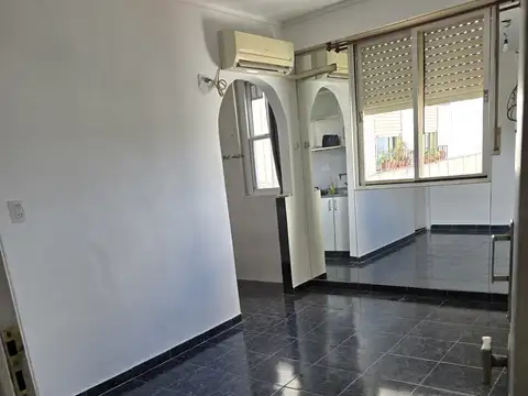DUEÑO VENDE 2 AMBIENTES FRENTE, APTO CREDITO