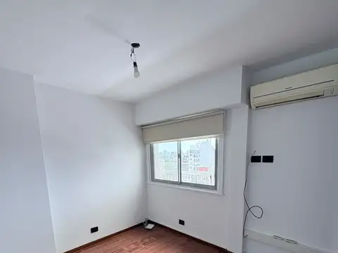 DEPARTAMENTO CON BALCÓN ATERRAZADO Y PARRILLA
