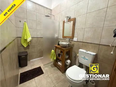 Casa 5 ambientes con 2 baños