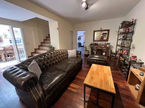 Excelente chalet  6amb en 3 plantas con jardín y piscina - Martínez