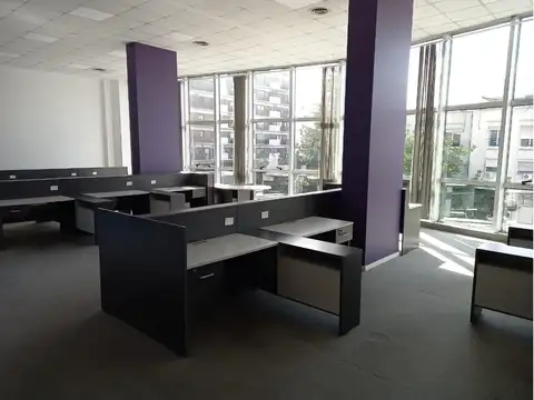 Oficina Monoambiente con 12 baños