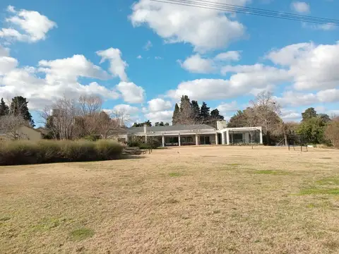 Casa 4 ambientes con 6 baños