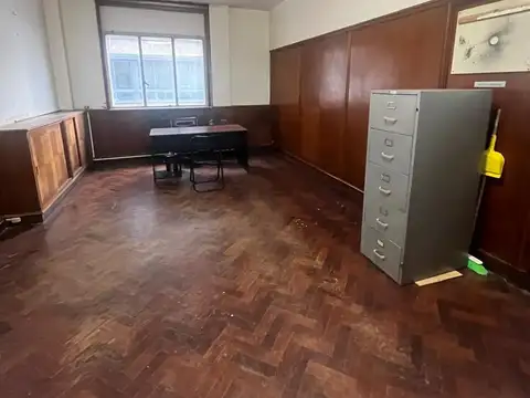 Oficina en Venta 60 años