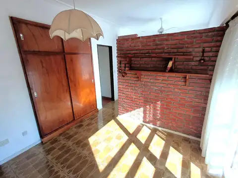 Avenida 12 al 1200, piso 6°