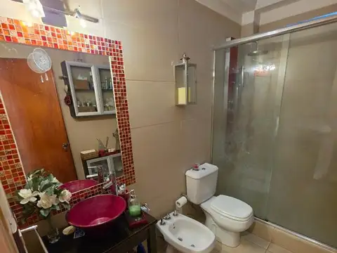 VENTA PISO UNICO 6 AMB