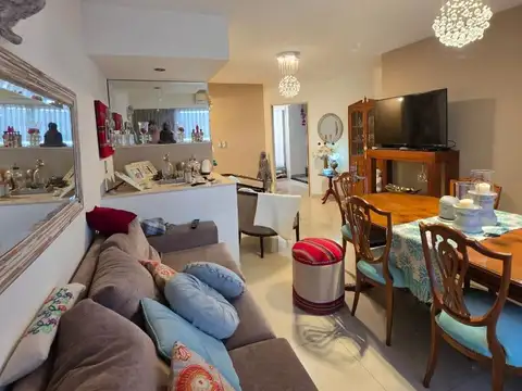 VENTA PISO UNICO 6 AMB