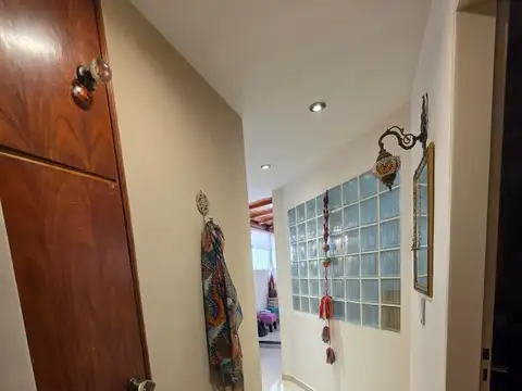 VENTA PISO UNICO 6 AMB