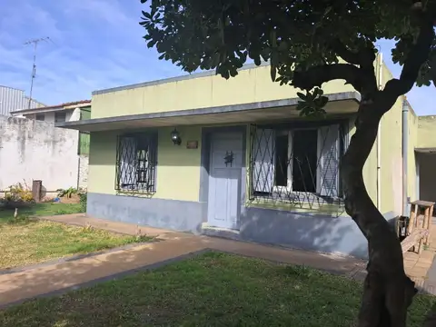 VENTA CASA 3 AMBIENTES  LOMA HERMOSA GALPON