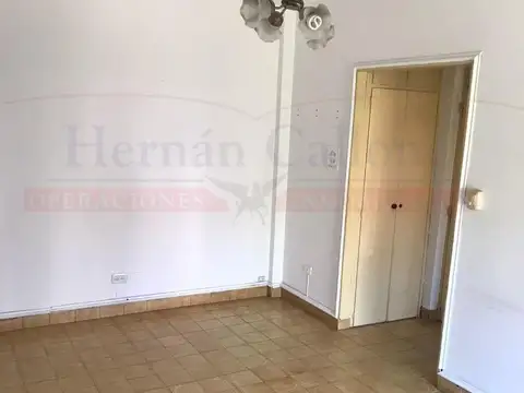 Los Pensamientos 300, Piso 1°