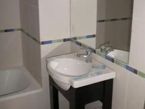 Paraguay 2041 , Piso 8