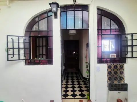 Depto Tipo Casa en Venta 90 años