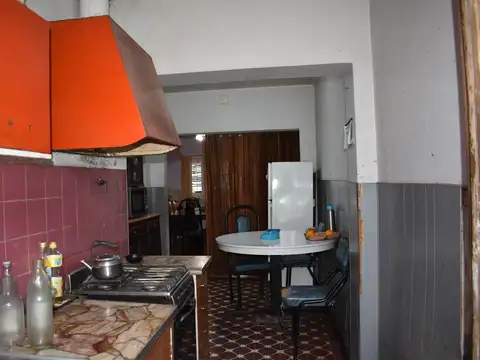 SE VENDE CASA A RECICLAR - DORREGO, GUAYMALLEN