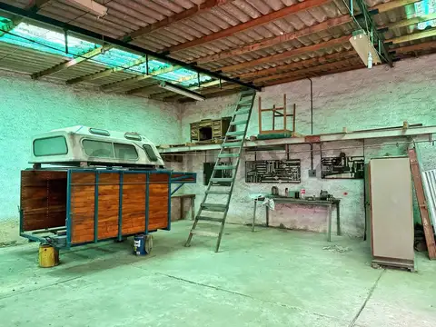 CASA  EN 132 ENTRE 46 Y 47 LOTE 10 X 30