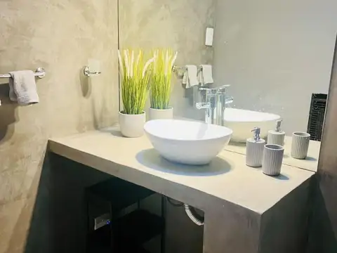 Excelente oportunidad en la quinta sección - Alquiler de casa (Vivienda o Uso profesional).