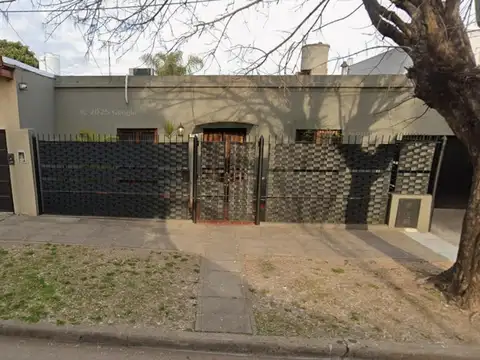 VENTA - CASA 4 AMB. - PILETA - FONDO - COCHERA - EL PALOMAR