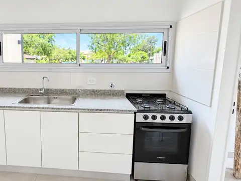 Casa  en Alquiler en Santa Emilia, Pilar del Este, Pilar