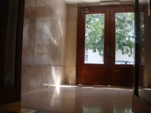 2 AMB AMPLIOS  AL FRENTE OR ESTE 48 MTS A PASOS DE AV RIVADAVIA  ESTACION SUBTE A 