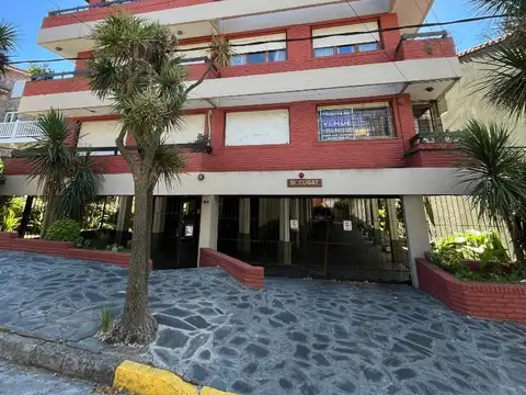 EXCELENTE 3 AMB CON COCHERA - PLAYA VARESE - ALQ. 24 MESES-