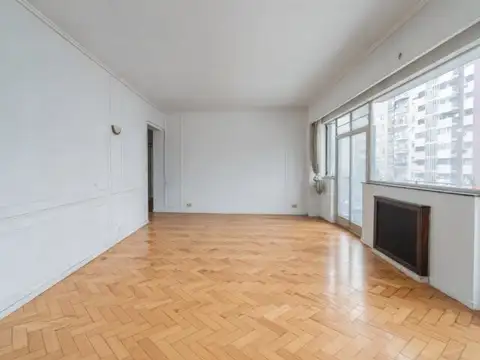 Venta. Depto 4 ambientes. Balcón corrido. Apto crédito. Caballito