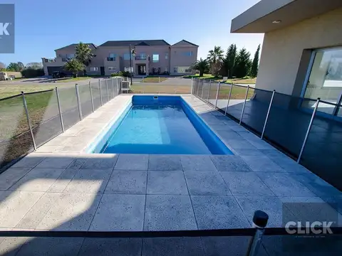 Casa 5 ambientes con 3 baños