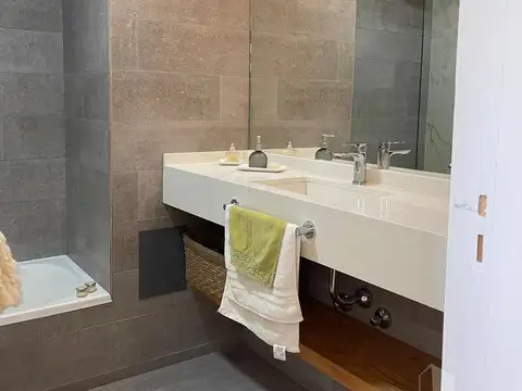 Departamento en Venta con 1 cochera