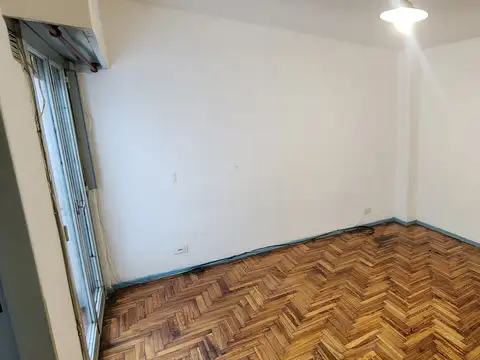Paraguay 2500, Piso 1