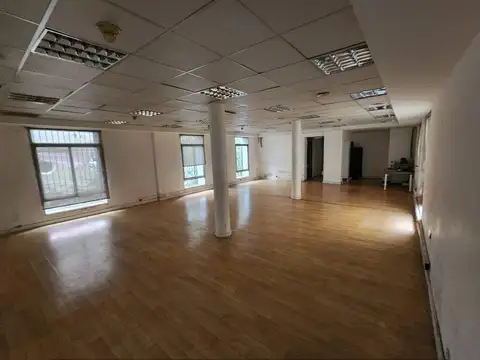 EDIFICIO DE 2160 M² CON UBICACIÓN PRIVILEGIADA EN EL CENTRO