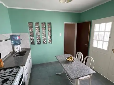 Casa 4 ambientes con 1 baño
