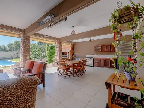 VENTA CHALET 5 AMBIENTES HAEDO APTO CREDITO