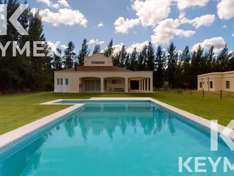 Casa 6 ambientes con 3 baños