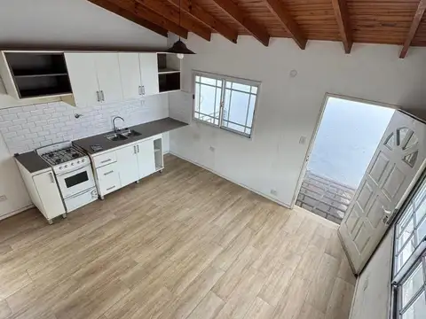 Depto Tipo Casa en Alquiler en Moron Sur, $ 450.000